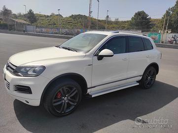 Volkswagen touareg R line  3000 V 6 245 cv