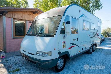 Motorhome Frankia tre assi patente C1