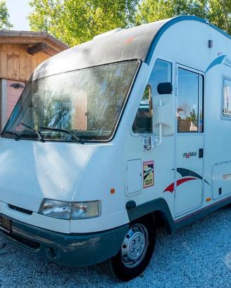 Motorhome Frankia tre assi patente C1
