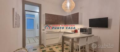 CENTRO STORICO – Via Biscottai – Bilocale al 1° p.