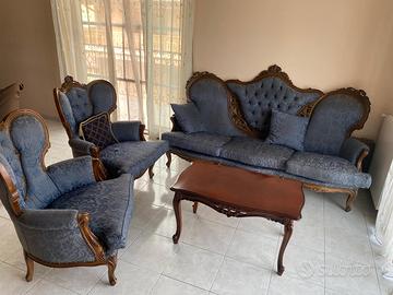 Salone: Dicano, poltrone, tavolinetto