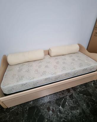 Divano letto matrimoniale