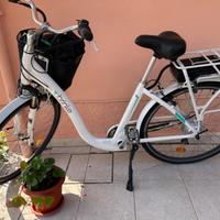 City Bike Venice Bianca. Bicicletta elettrica