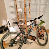 Mountain Bike Ghost AMR 29 XL 52 cm in Carbonio