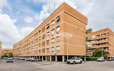 QUADRILOCALE - Via Ignazio Vian con terrazzo e sof