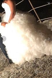 Abito da sposa principesco con strascico