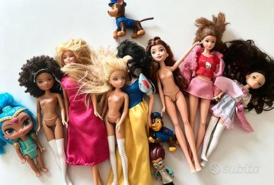 lotto bambole disney più barbie e accessori