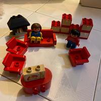 Lego Duplo con arredi e personaggi
