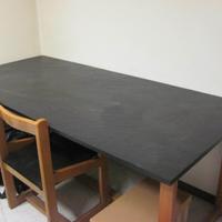 Tavolo di design anni '70 per tutti gli ambienti