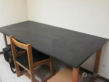 Tavolo di design anni '70 per tutti gli ambienti