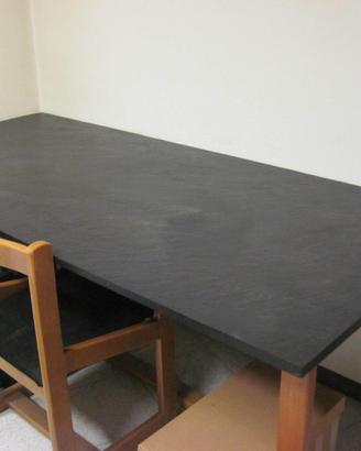 Tavolo di design anni '70 per tutti gli ambienti