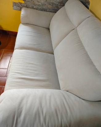 divano beige chiaro