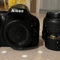 Nikon 5200 con obiettivo  18-55