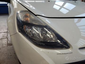 Proiettore destro RENAULT CLIO del 2011