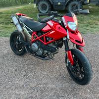 Hypermotard 796