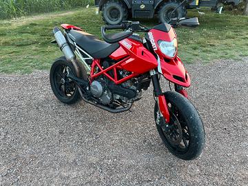 Hypermotard 796
