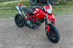 Hypermotard 796