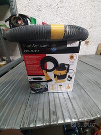 Mini aspirapolvere per auto