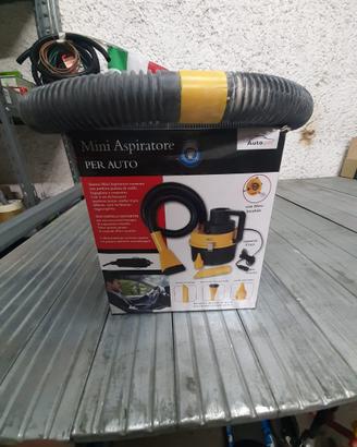 Mini aspirapolvere per auto