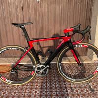 Bici da corda dedacciai completamente in carbonio