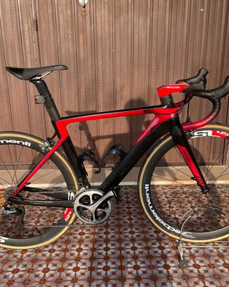 Bici da corda dedacciai completamente in carbonio