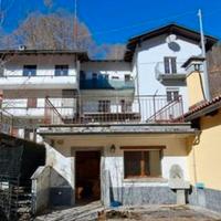 Villetta bifamiliare a Meis