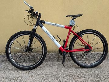 Mountain bike assemblata