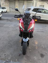Xadv 750