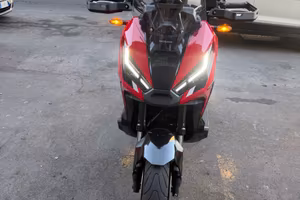 Xadv 750