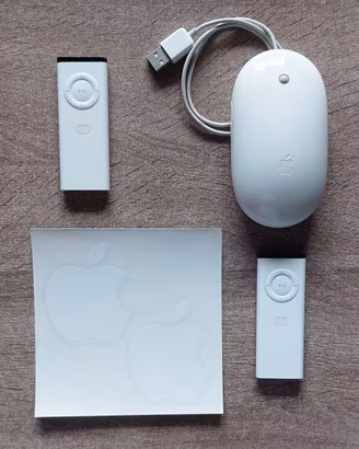Lotto Apple vintage: Mouse, Apple remote, Stickers
