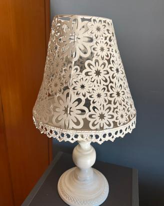lampada da tavolo in stile shabby chic