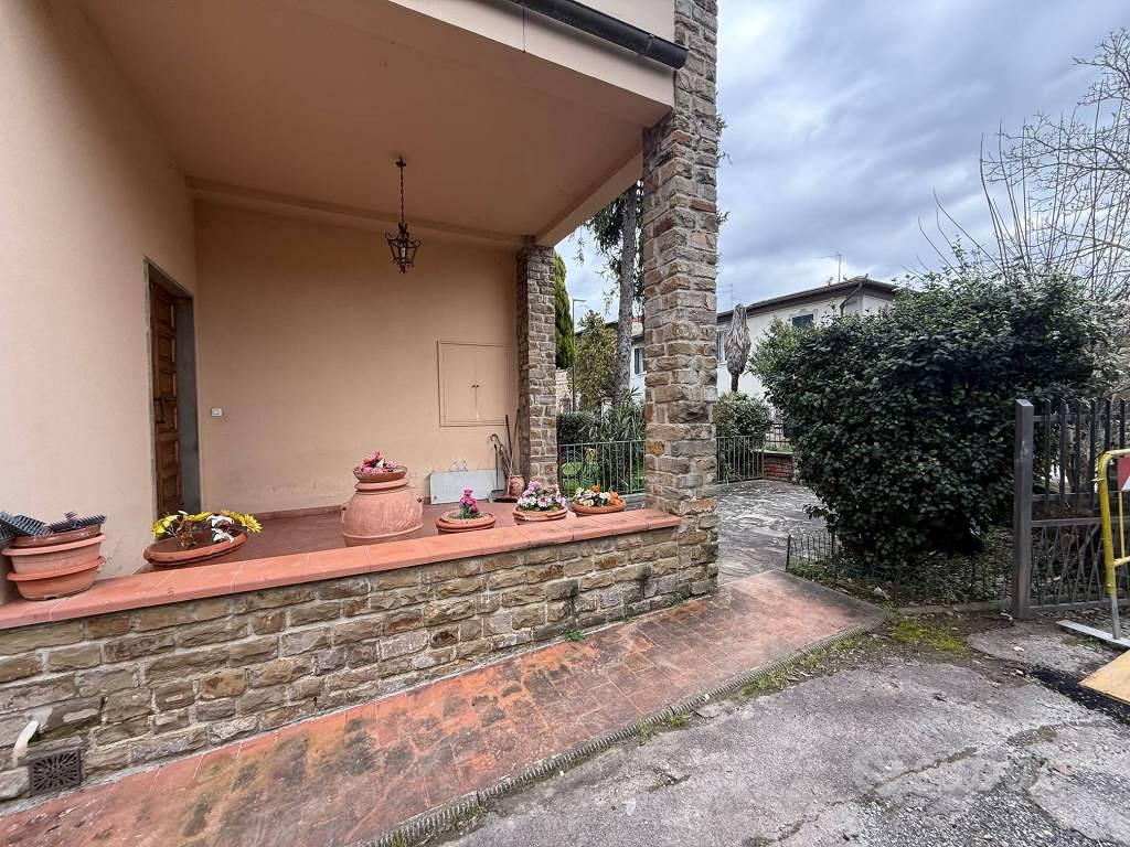 Appartamento di 147 m² con 5 locali a Firenze