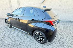 TOYOTA YARIS 1.5 HYBRID LOUNGE