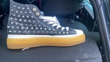 Scarpe nere con borchie Gienchi