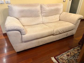 Divano tre posti Poltrone e Sofa