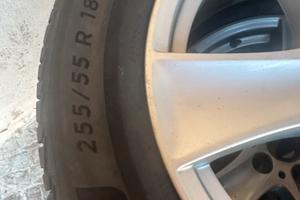 Pneumatici da neve con cerchioni