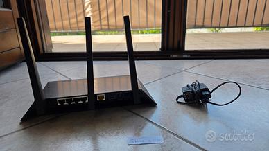 NETGEAR R7000 - OS: FreshTomato
