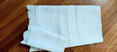 Set Asciugamani Vintage in Puro Lino Ricamati a Ma