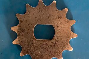 pignone califfone rizzato 14 denti piatto