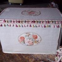 Baule shabby rivestito di tappezzeria