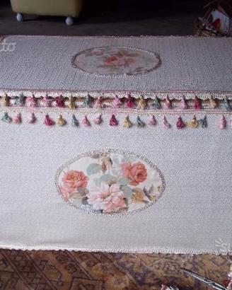 Baule shabby rivestito di tappezzeria