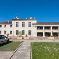 35m Grande bar con possibilità pizzeria