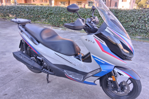 Moto scooter zontes 350 e