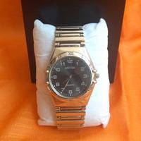 Orologio al quarzo ,quadrante nero  acciaio