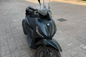 Beverly 400s