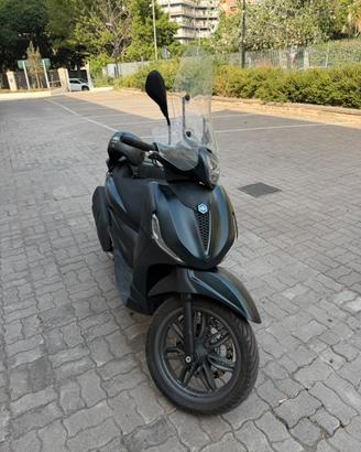 Beverly 400s
