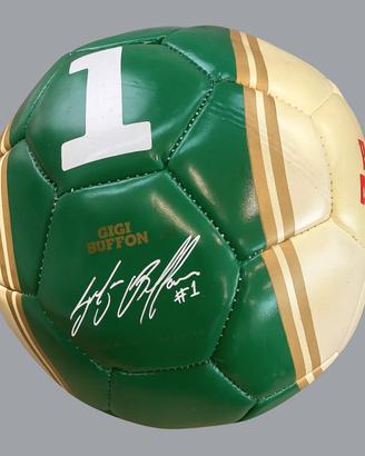 pallone gigi buffon Moretti promozione addio Juve