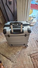 trolley o valigia rigida