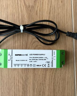 Alimentatore LED 24V 30W Superlight con cavo spina