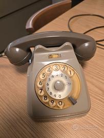 Telefono vintage per gli amanti del tempo che fu..